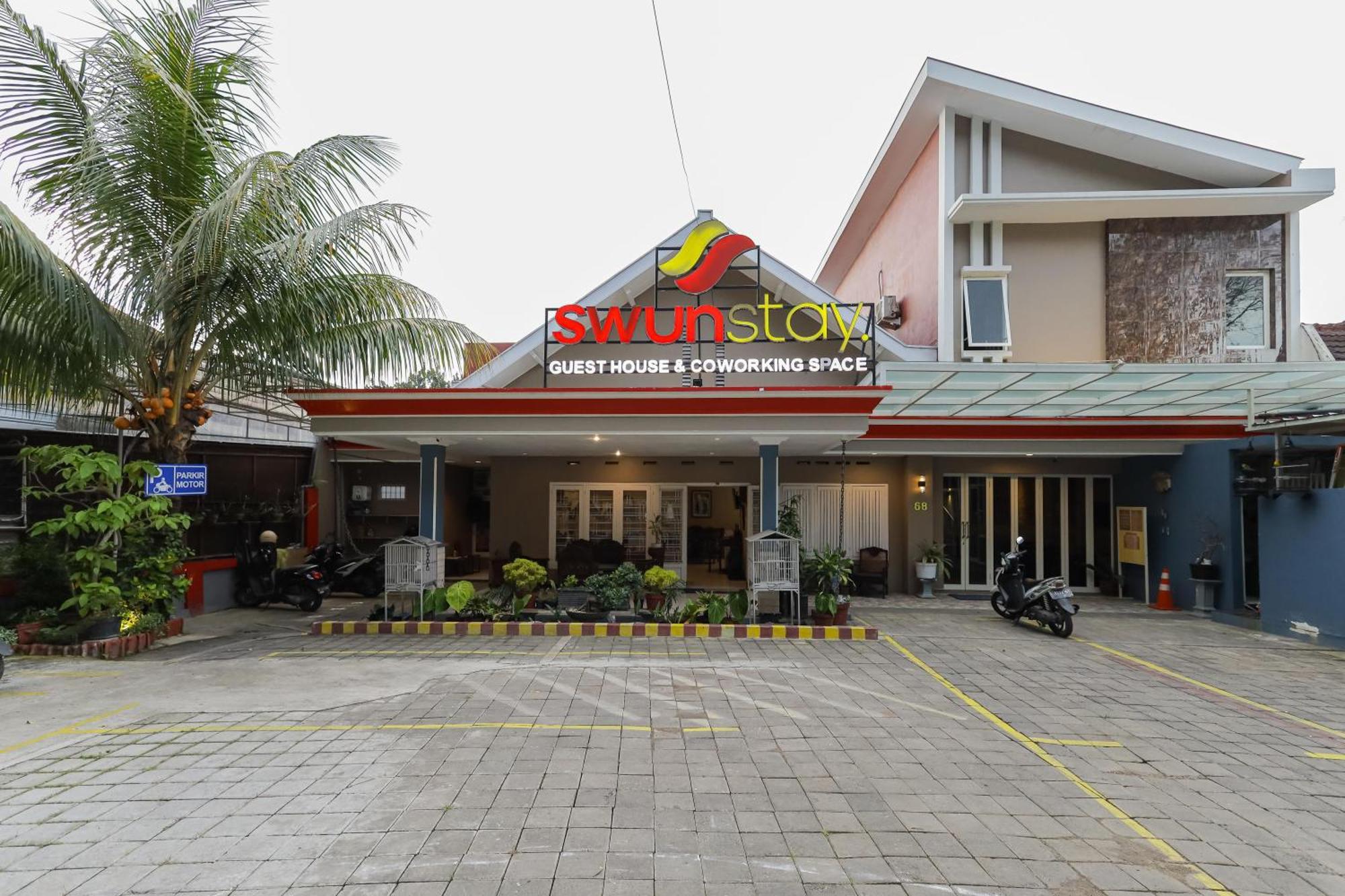 Reddoorz Plus At Swun Stay Raya Langsep Маланг Экстерьер фото