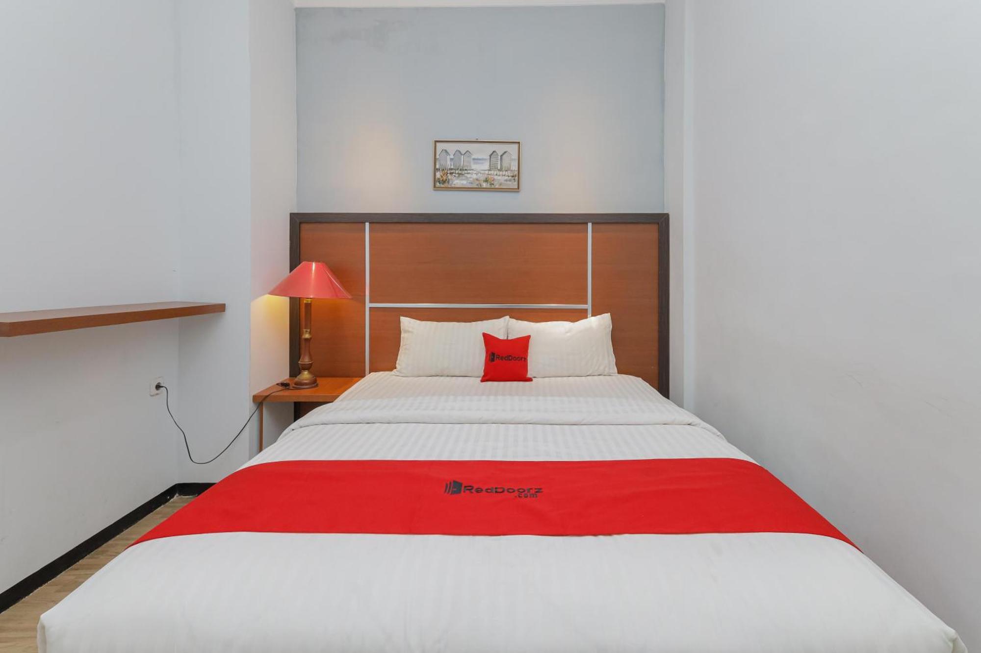 Reddoorz Plus At Swun Stay Raya Langsep Маланг Экстерьер фото