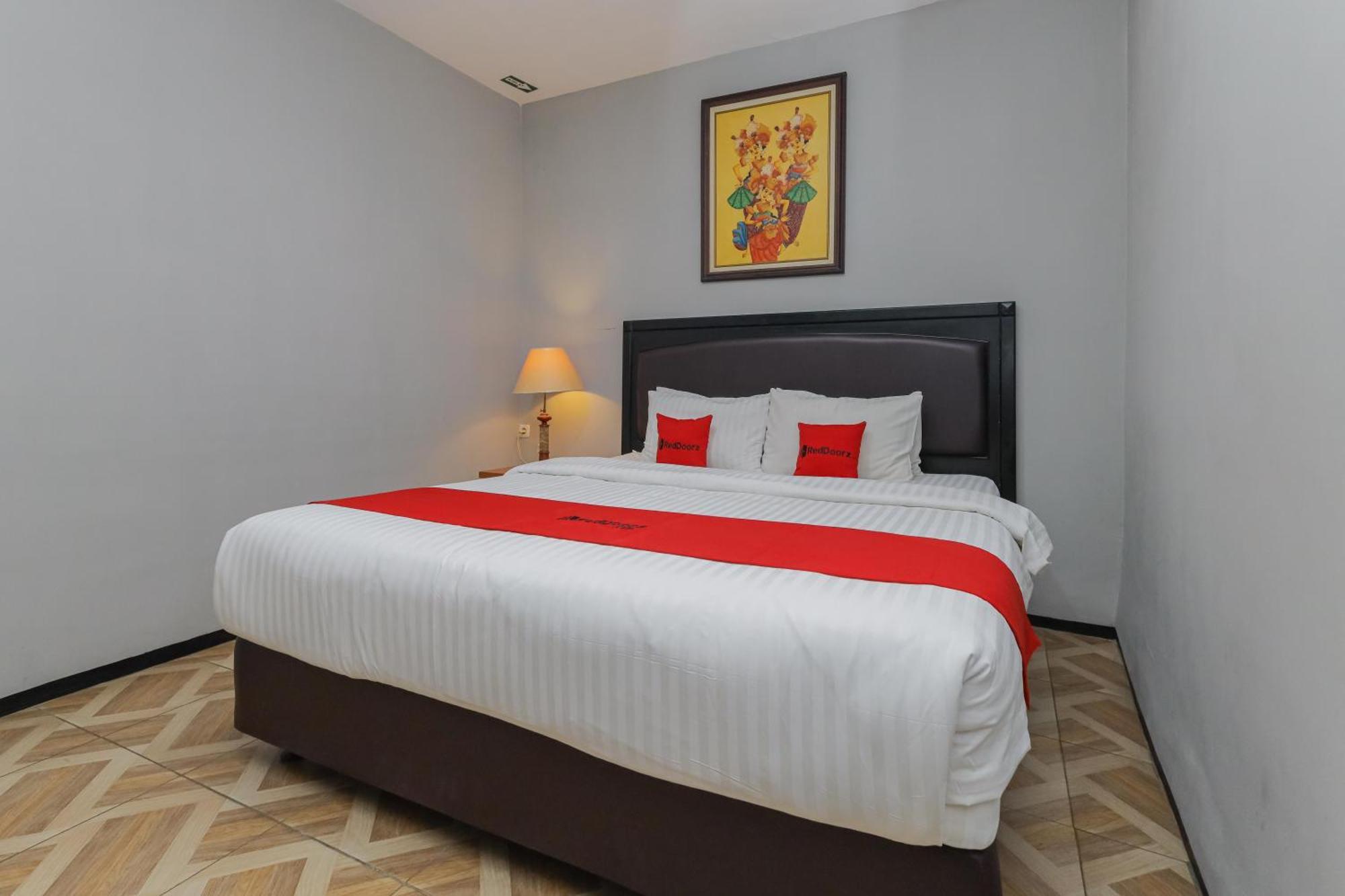 Reddoorz Plus At Swun Stay Raya Langsep Маланг Экстерьер фото